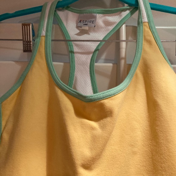 NWT Workout shorts and top and yellow white and mint green - Picture 2 of 7